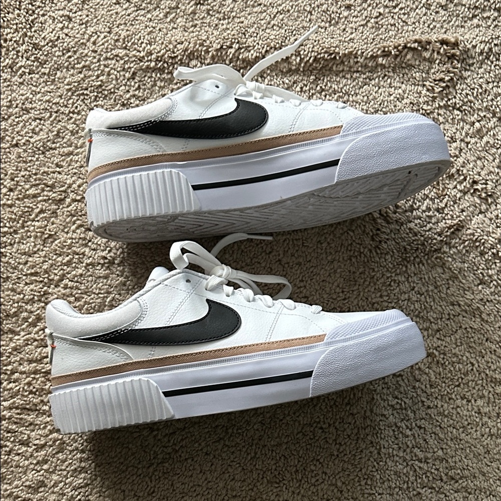 Nike Legacy platform sneakers